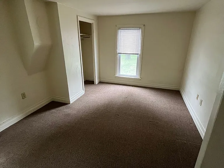 343 E Orange St — Photo 29