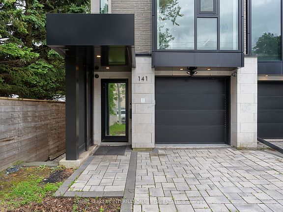 3rd image of 141 Chaplin Cres