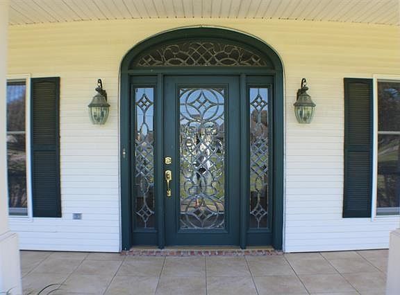 3rd image of 18195 Westbury Rd
