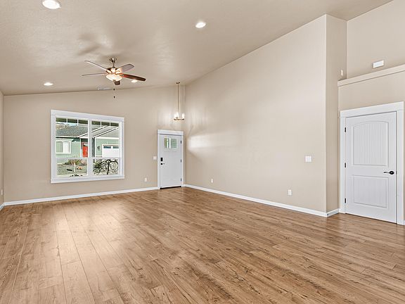 2nd image of 1730 Luxor Ln