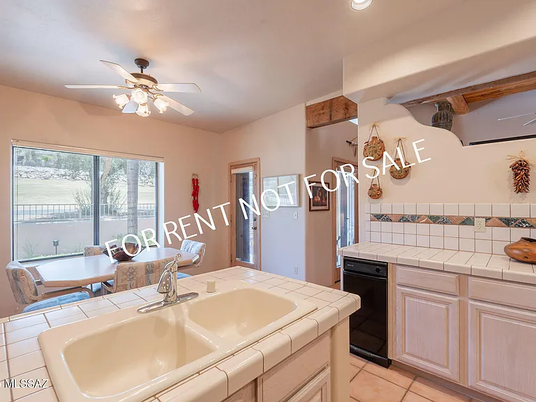 9876 N Ridge Shadow Pl — Photo 17