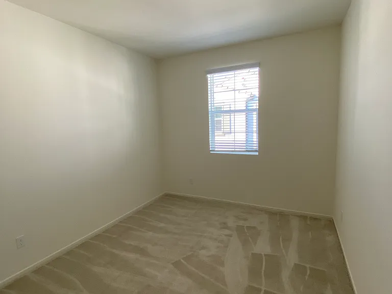 30395 Town Square Dr — Photo 15