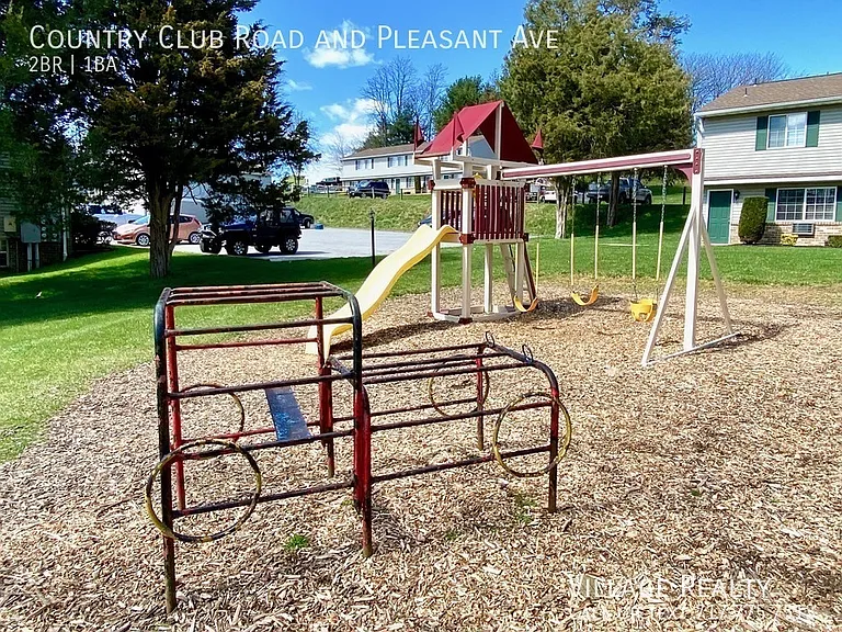 Country Club Rd — Photo 36