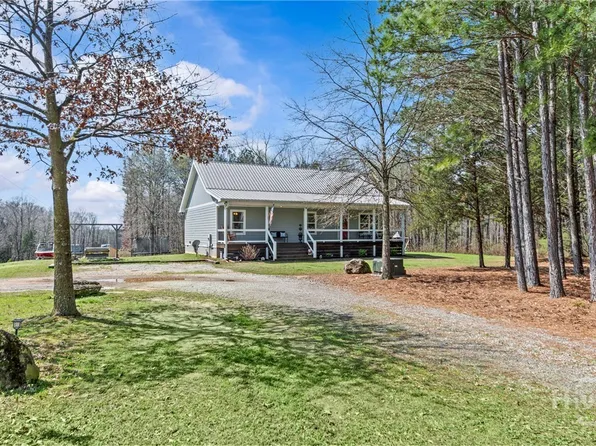 1687 Leon Ellis Road, Hull, GA 30646