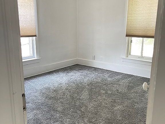 3rd image of 1422 Isabella St