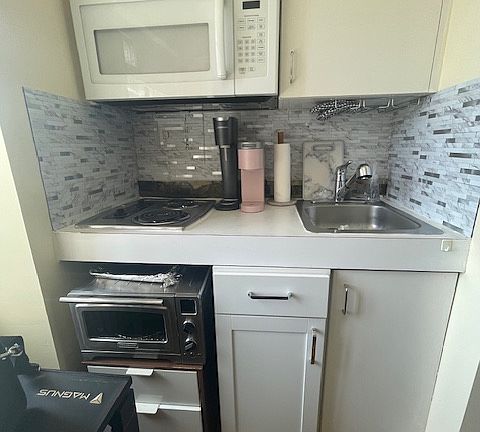5th image of 5 Tudor City Pl APT 729