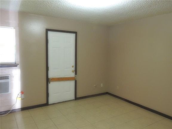 4th image of 17540 Beverly Dr APT H