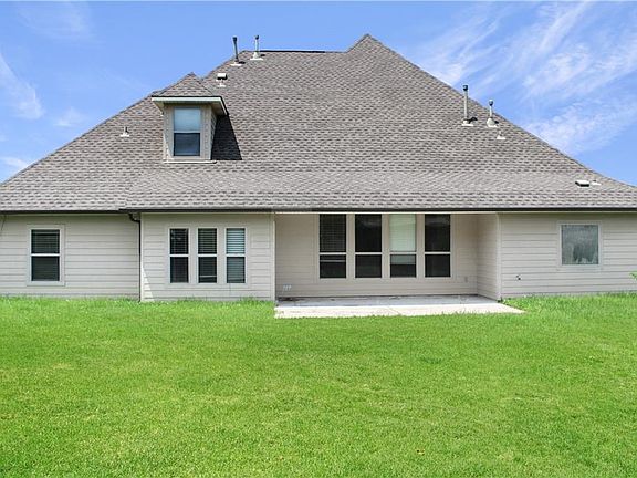 4th image of 405 Lac Verret Dr