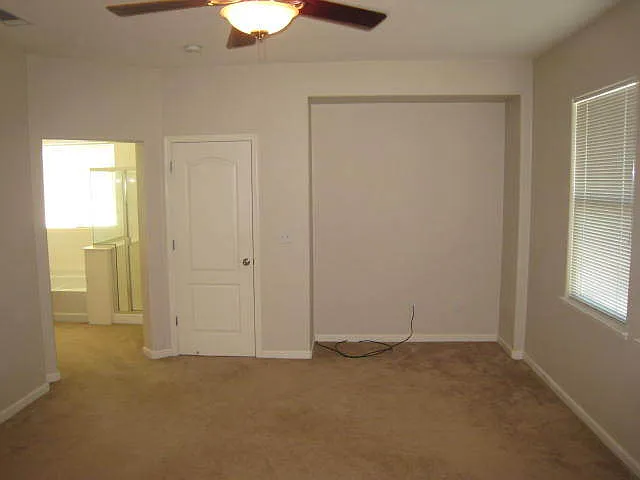 1114 Villaggio Cir — Photo 12