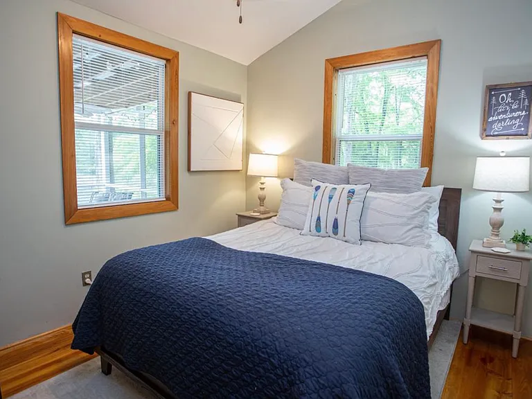 Queen bed in primary bedroom