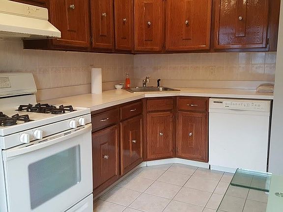 5th image of 52 Daffodil Ct Floor 1