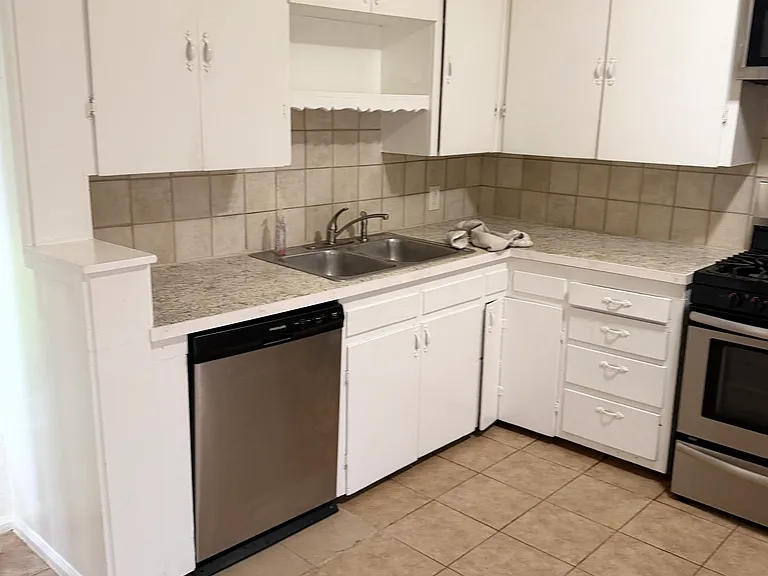 1233 N Phoenix Ave — Photo 15