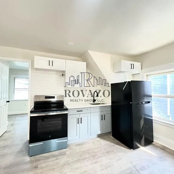 2 Bedrooms at 250 Amherst St #3, East Orange NJ — photo 1