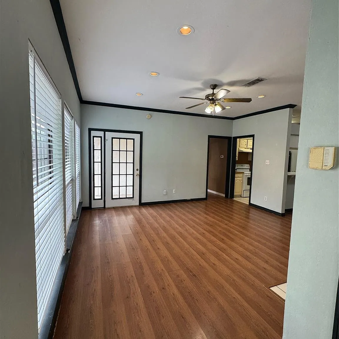 3 bed, 1100 sqft, $1,750 — Photo 3