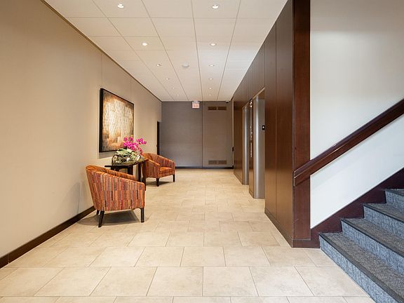 3rd image of 2055 Pendrell St #306