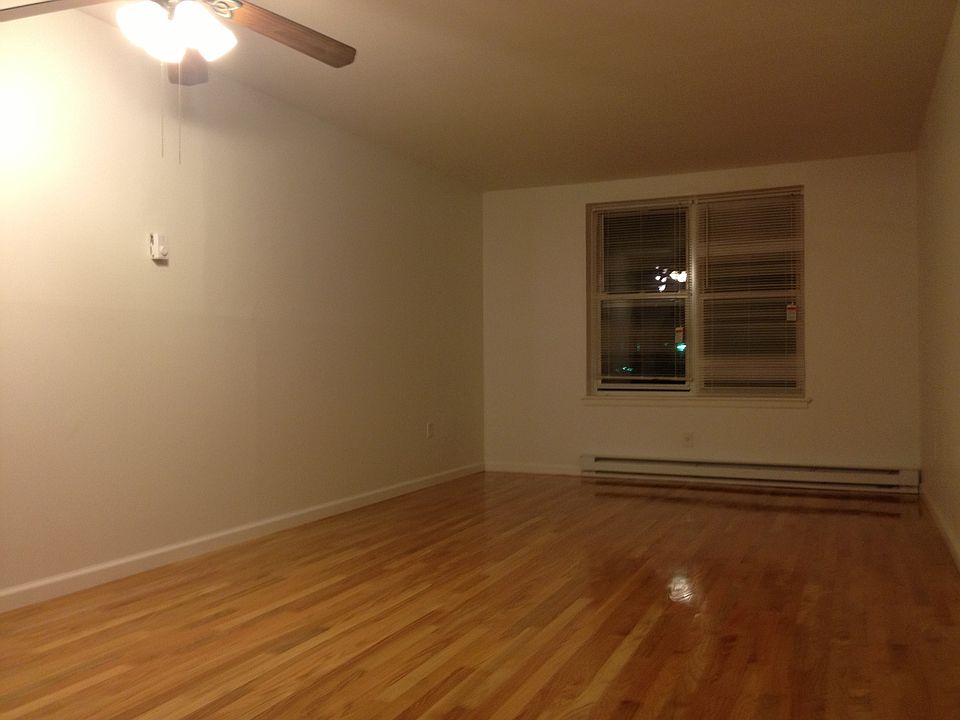 2nd image of 3544 28th St APT 4B