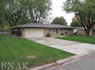 502 Radliff Rd, Bloomington, IL 61701