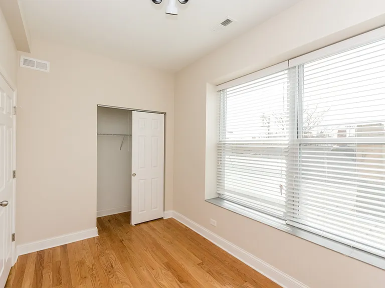 915 S Aberdeen St — Photo 33