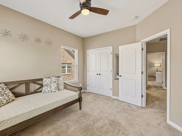 167 Alexandria Dr — Photo 35