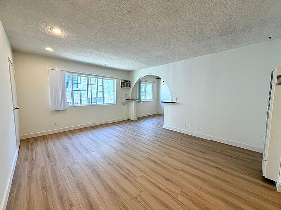 3rd image of 3631 Midvale Ave APT 6