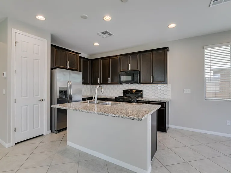 10021 Silver Comet Ct — Photo 7