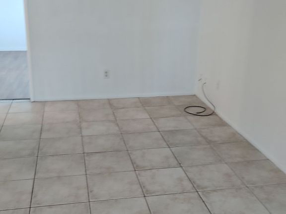 5th image of 921 E Dunlap Ave #11