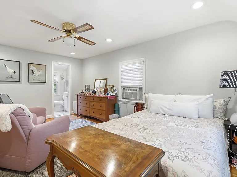 855 N Frederick St — Photo 27