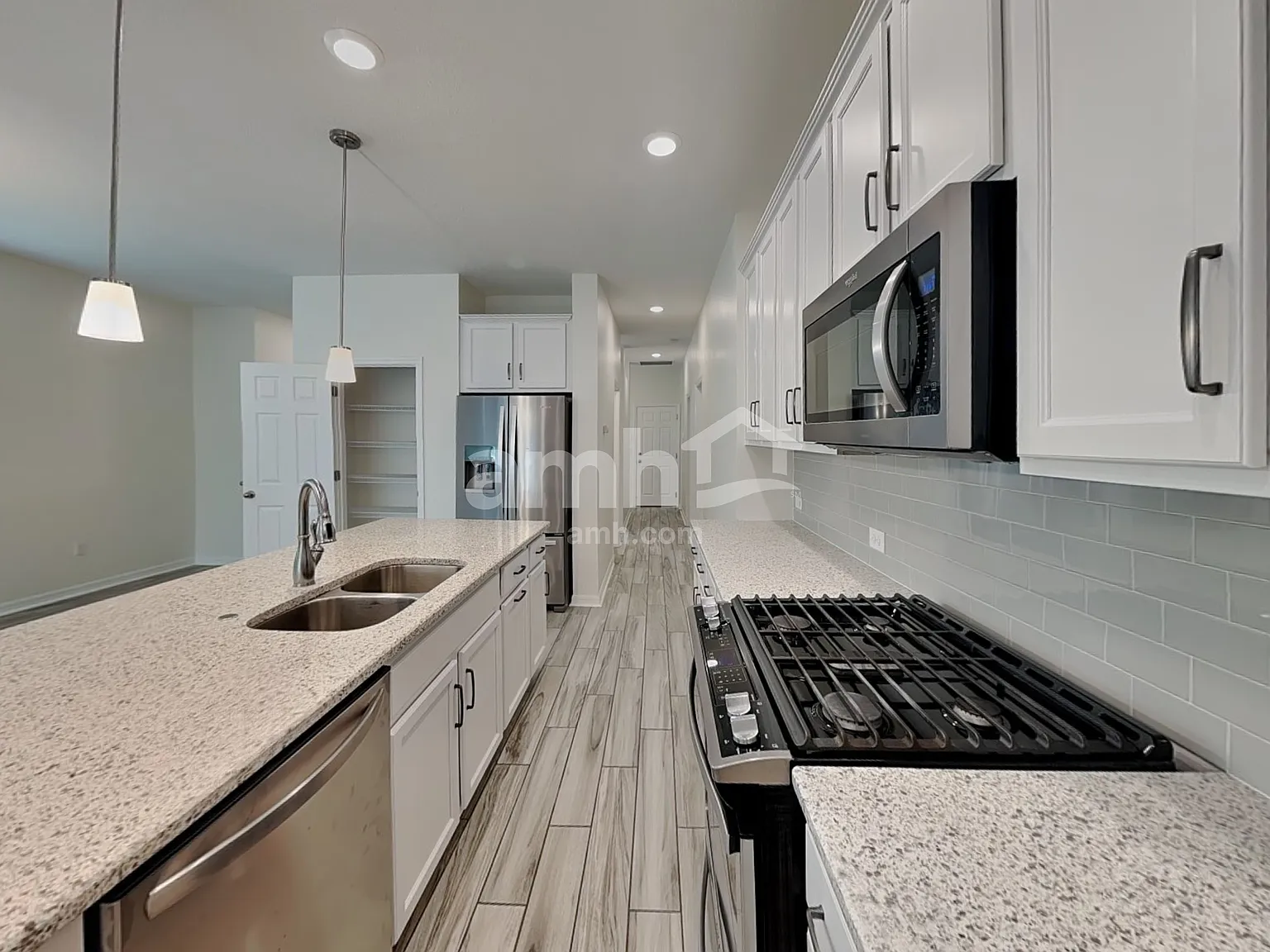 3 bed, 2.0 bath, 1812 sqft, $2,835 — Photo 3