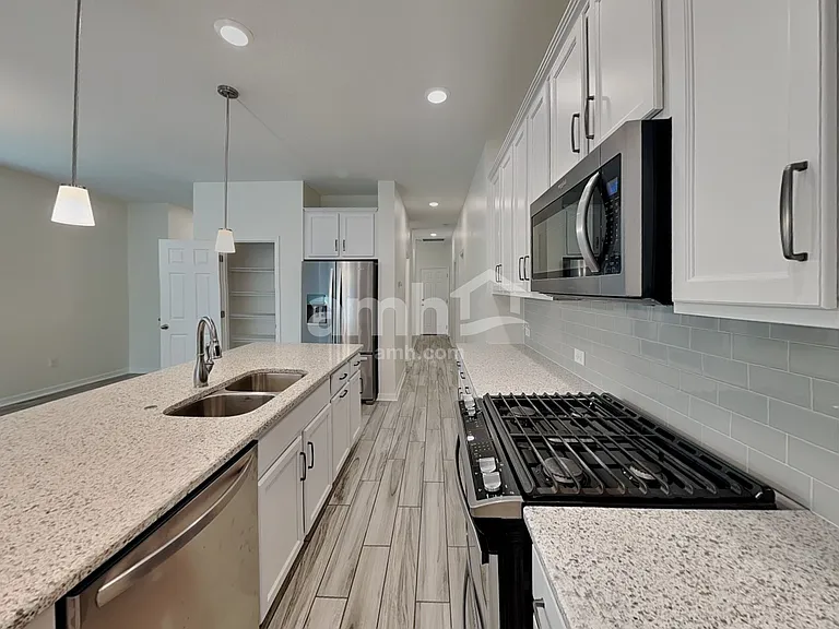 6117 Voyagers Pl — Photo 3