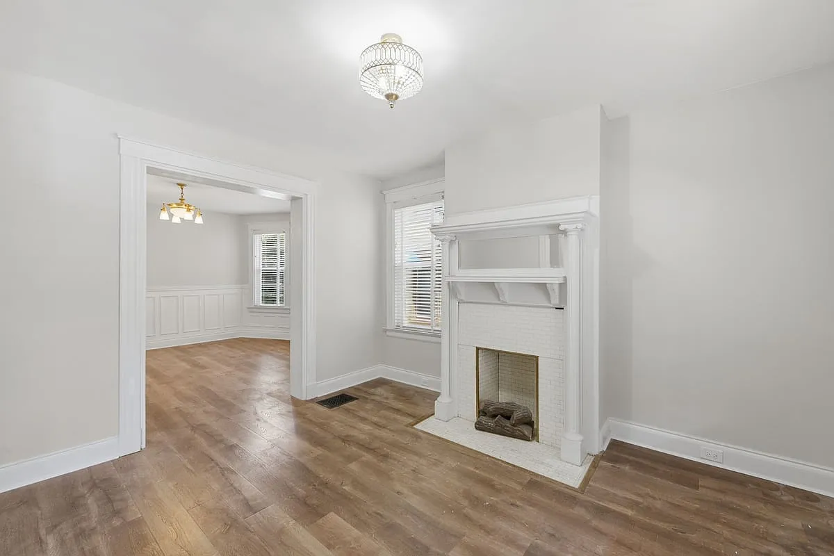 344 Helen St Unit 1 — Photo 2