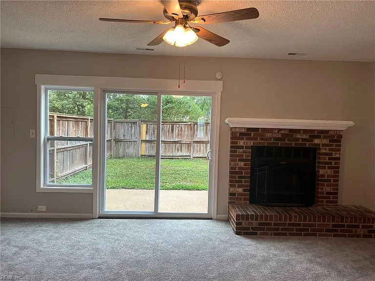 4748 Greenlaw Dr — Photo 9
