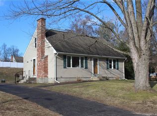 18 Coolidge Dr, Enfield, CT 06082