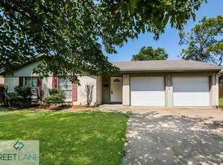 104 Chapman St, Crowley, TX 76036