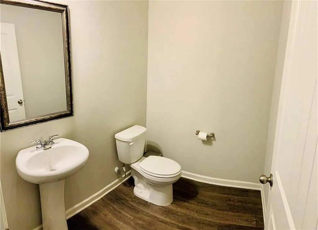 4 bed, 2.5 bath, 1979 sqft, $2,350 — Photo 4