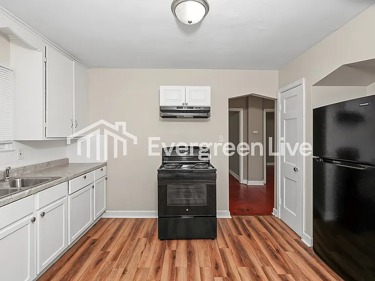 3202 N 53rd St #1 — Photo 10