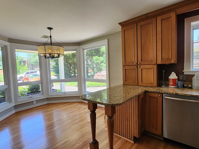 2207 Fordham Dr — Photo 8
