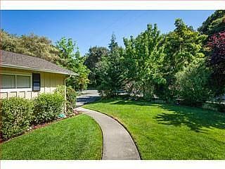 4th image of 1397 Woodland Ave