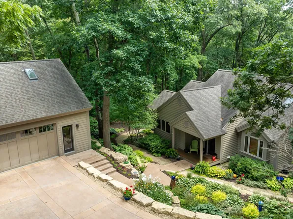 261 Blackhawk Trce, Galena, IL 61036