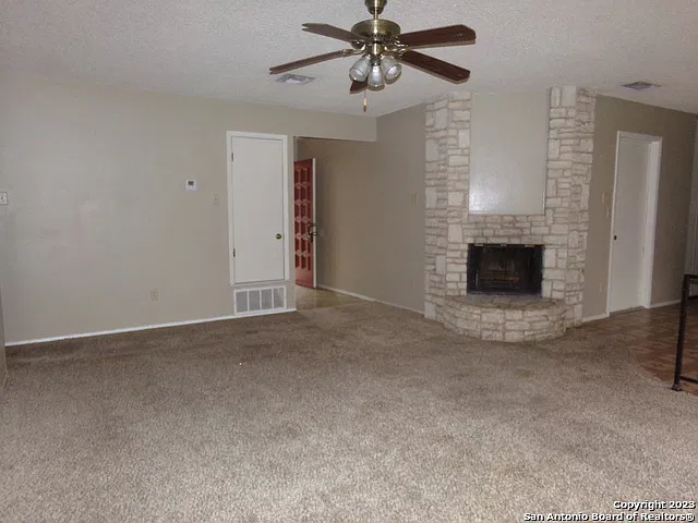3 bed, 2.0 bath, 1181 sqft, $1,500 — Photo 3