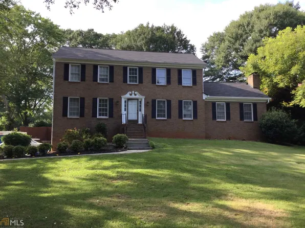 3807 Southgate Dr, Lilburn, GA 30047