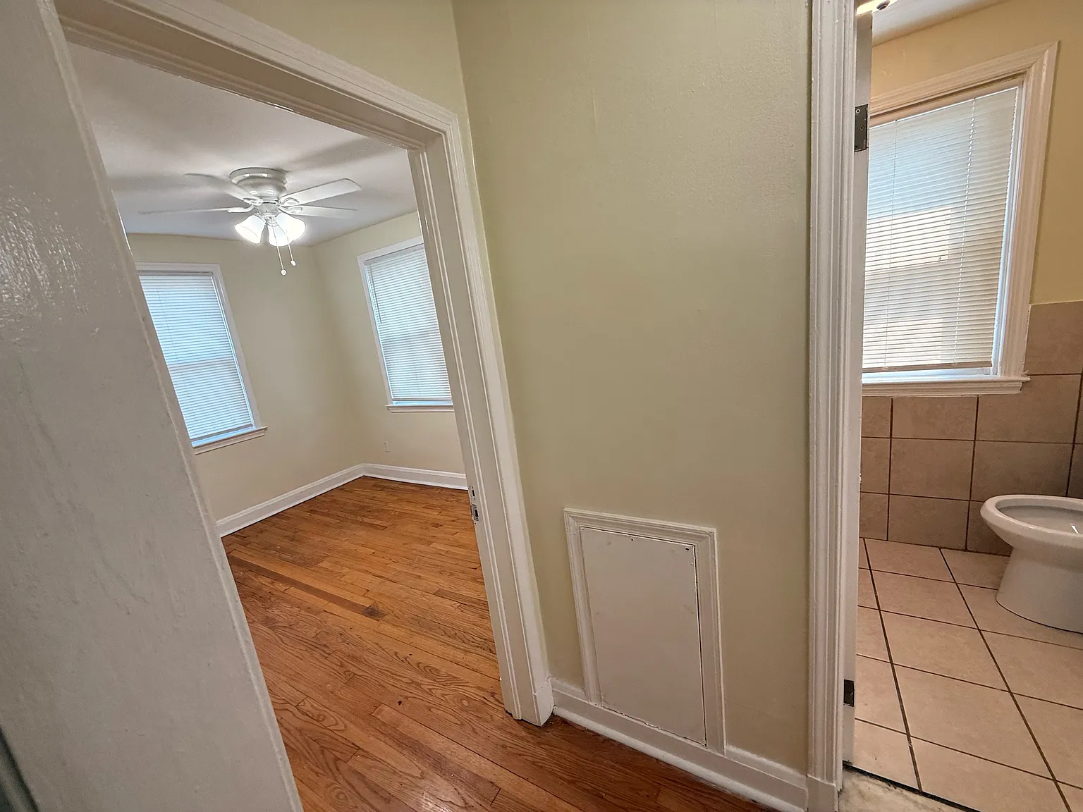 4333 Hamilton Ave - 2 — Photo 4
