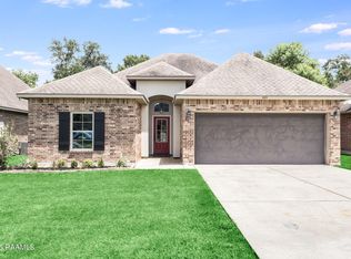 305 Flanders Ridge Dr, Youngsville, LA 70592