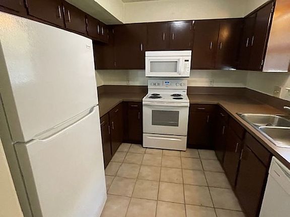 3rd image of 14020 Tiger Bend Rd #1