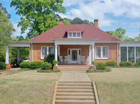 605 N 8th St, Opelika, AL 36801