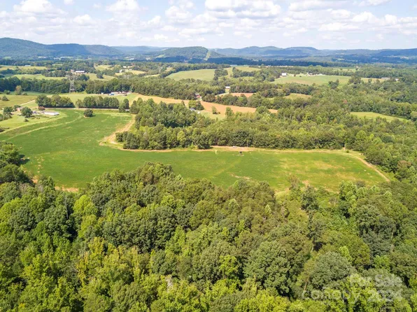 176 Martin Farm Ln, Hiddenite, NC 28636