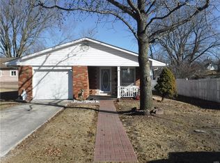 614 7th St, Carrollton, IL 62016