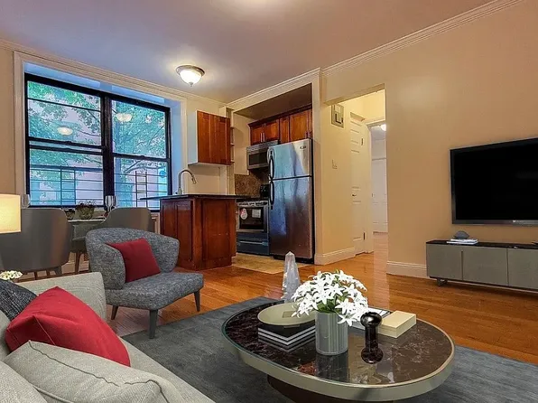 34 E 11th St #2B, New York, NY 10003