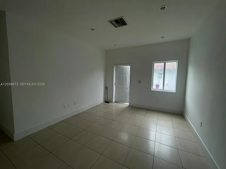 4729 NW 15th Ave #4727 — Photo 4
