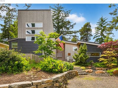 437 4th St N, Manzanita, OR, 97130