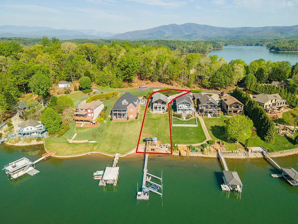 845 Lake Club Dr